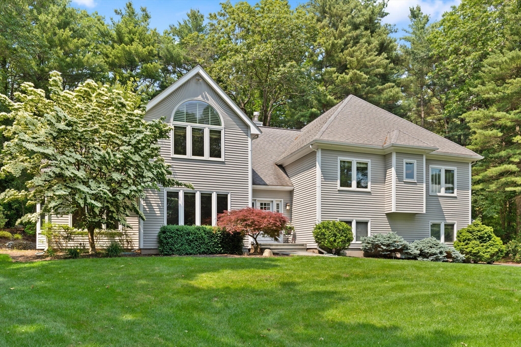 40 Strawberry Ln