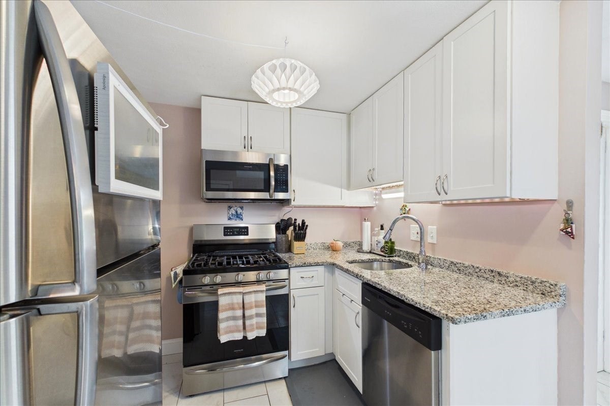 110 Hooper Rd #110, Dedham, MA Photo #10