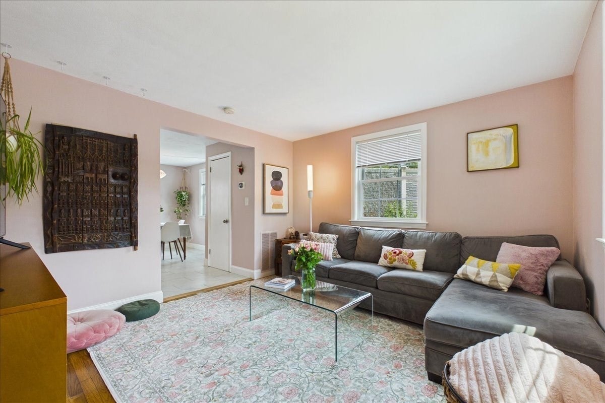 110 Hooper Rd #110, Dedham, MA Photo #4