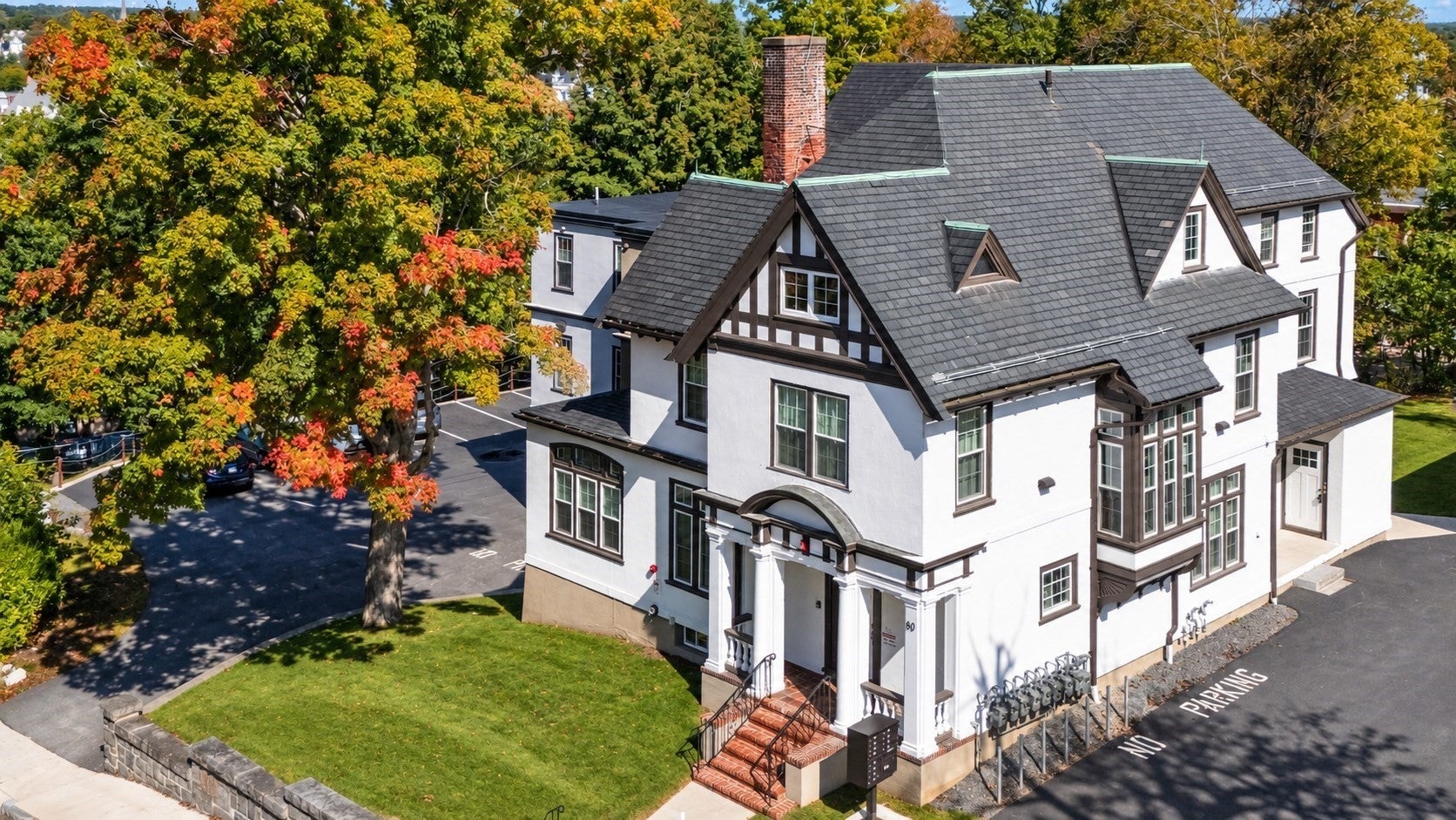 Photo of 80 South St, Fitchburg, MA