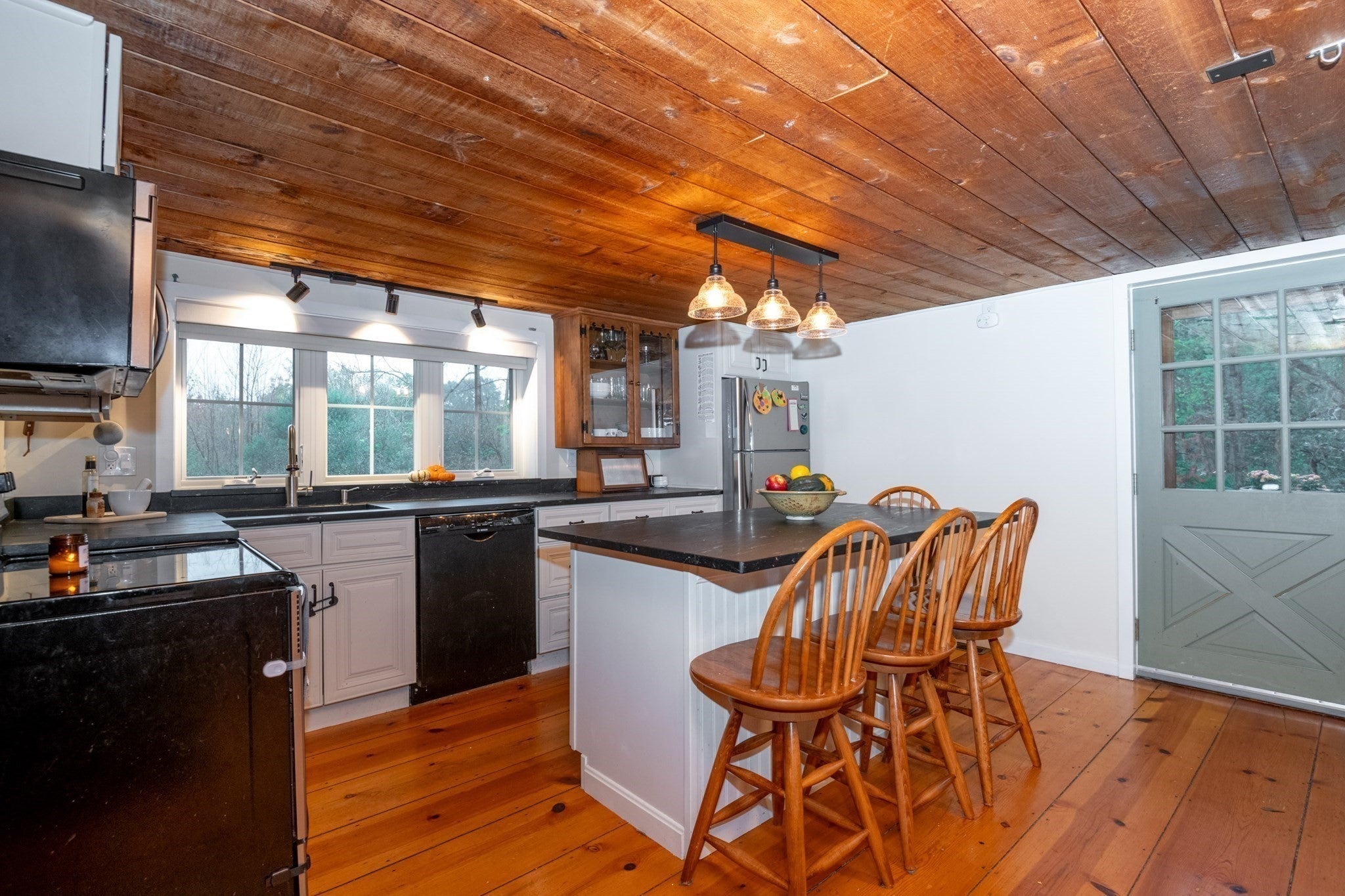 387 Middle St, West Newbury, MA Photo #10