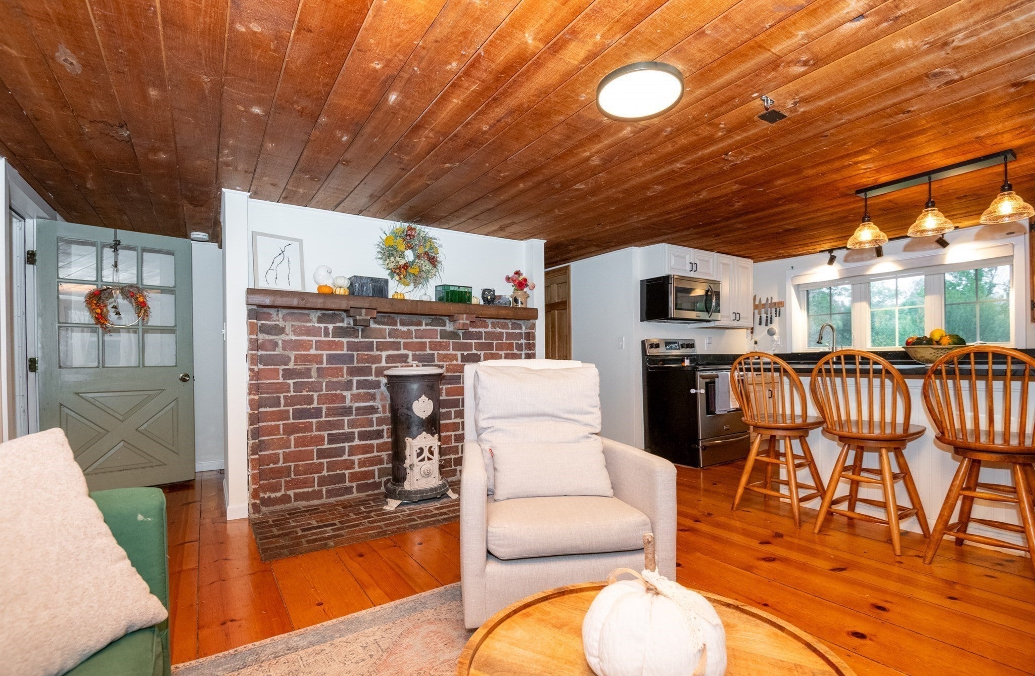 387 Middle St, West Newbury, MA Photo #9