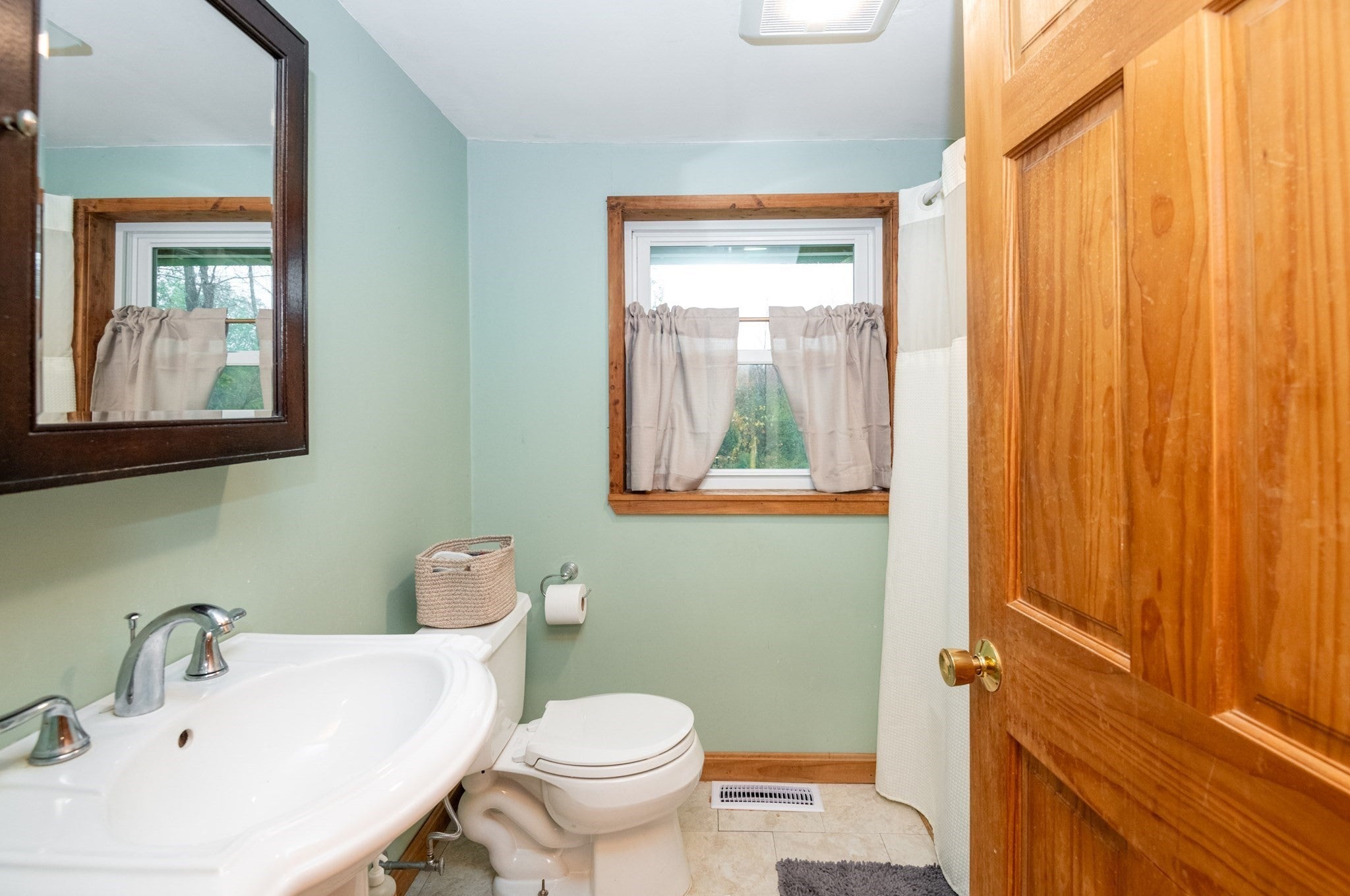387 Middle St, West Newbury, MA Photo #22