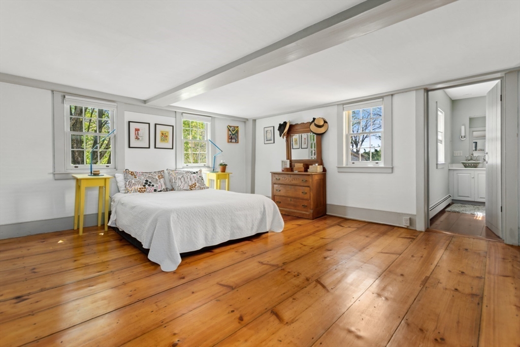 Reading, Massachusetts 01867, United States, 4 Bedrooms Bedrooms, ,3 BathroomsBathrooms,Residential,Pending,125871