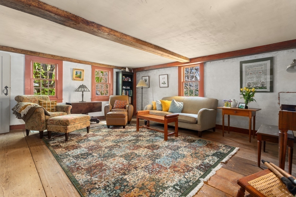 Reading, Massachusetts 01867, United States, 4 Bedrooms Bedrooms, ,3 BathroomsBathrooms,Residential,Pending,125871