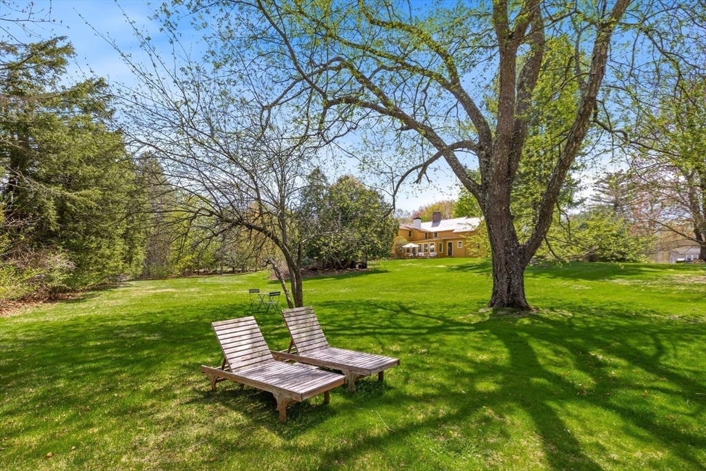 Reading, Massachusetts 01867, United States, 4 Bedrooms Bedrooms, ,3 BathroomsBathrooms,Residential,Pending,125871