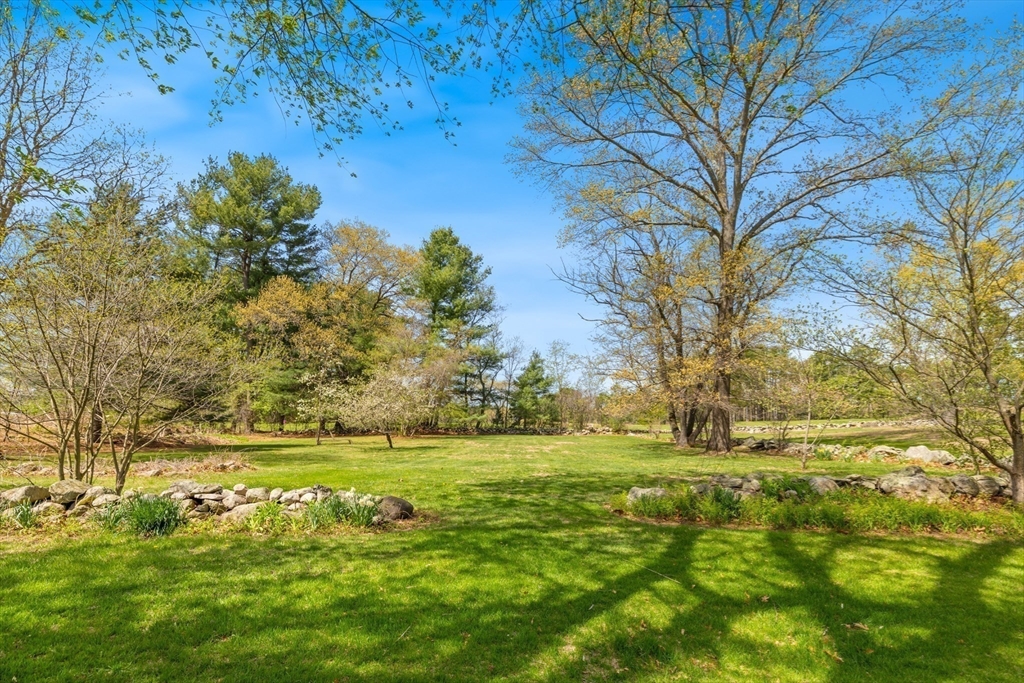Reading, Massachusetts 01867, United States, 4 Bedrooms Bedrooms, ,3 BathroomsBathrooms,Residential,Pending,125871