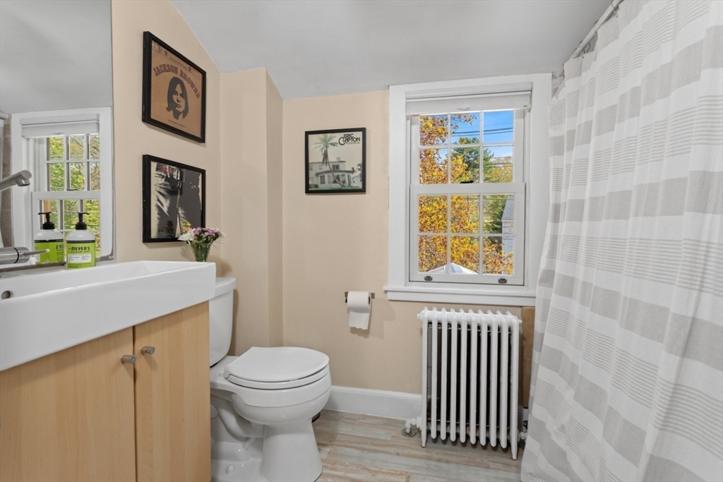 Reading, Massachusetts 01867, United States, 4 Bedrooms Bedrooms, ,3 BathroomsBathrooms,Residential,Pending,125871