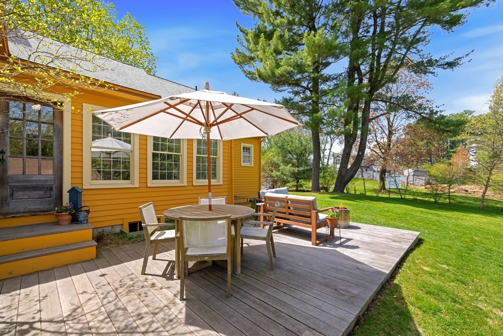 Reading, Massachusetts 01867, United States, 4 Bedrooms Bedrooms, ,3 BathroomsBathrooms,Residential,Pending,125871