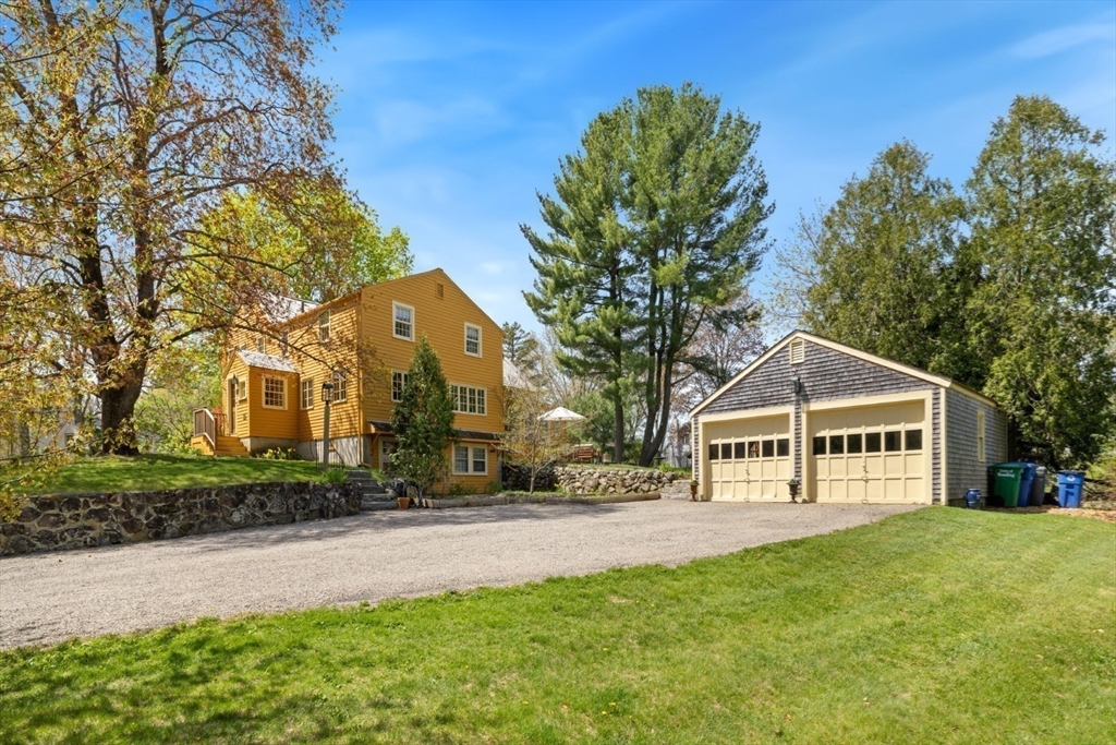 Reading, Massachusetts 01867, United States, 4 Bedrooms Bedrooms, ,3 BathroomsBathrooms,Residential,Pending,125871