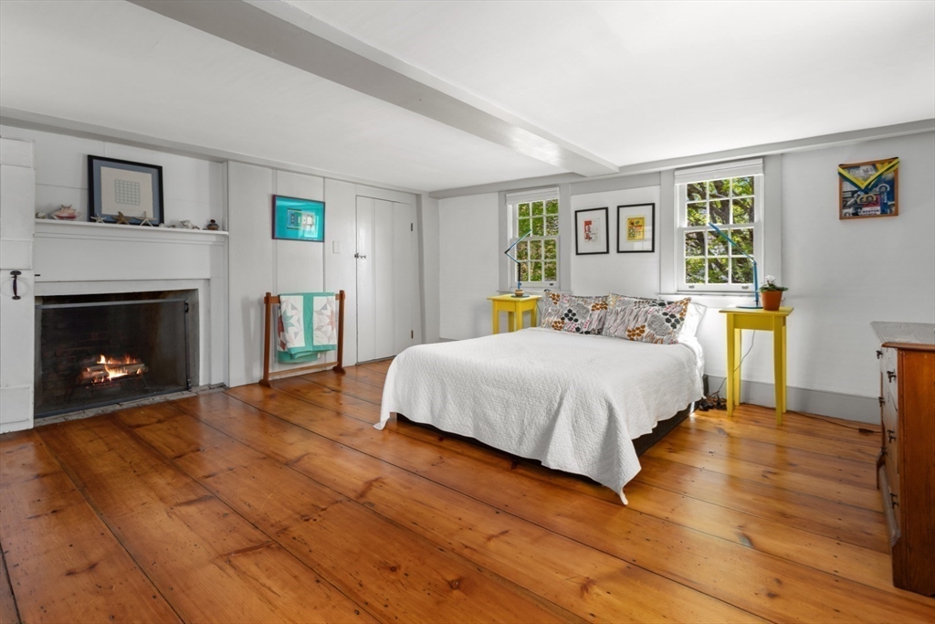 Reading, Massachusetts 01867, United States, 4 Bedrooms Bedrooms, ,3 BathroomsBathrooms,Residential,Pending,125871