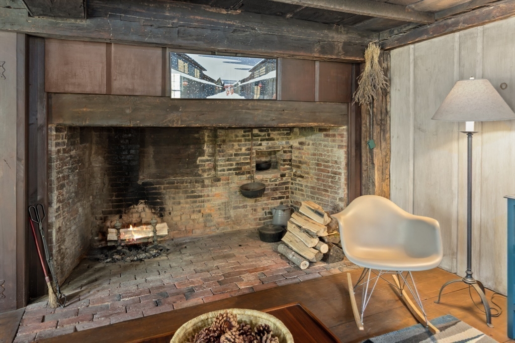 Reading, Massachusetts 01867, United States, 4 Bedrooms Bedrooms, ,3 BathroomsBathrooms,Residential,Pending,125871