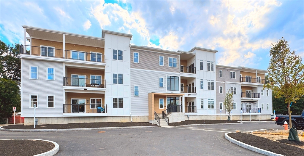90 E Central St 205