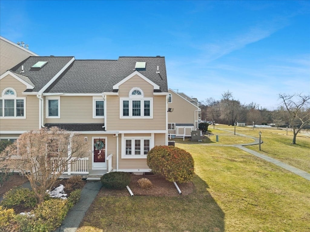 1316 Carriage Ln #1316, Taunton, MA, 1316 Carriage Ln #1316, Taunton, MA Photo #1