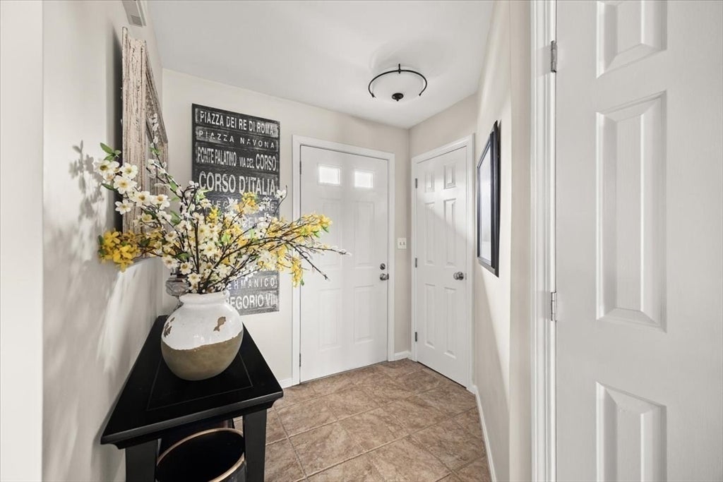 1316 Carriage Ln #1316, Taunton, MA, 1316 Carriage Ln #1316, Taunton, MA Photo #2