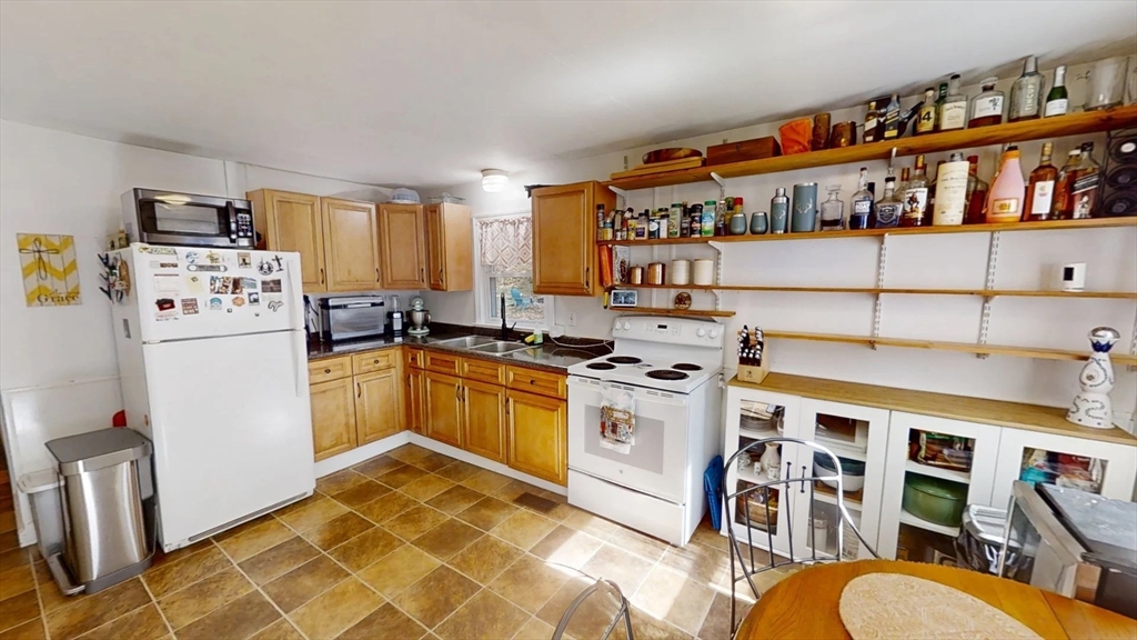 276 Amherst Rd