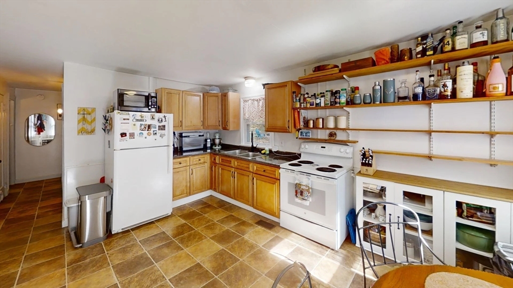 276 Amherst Rd