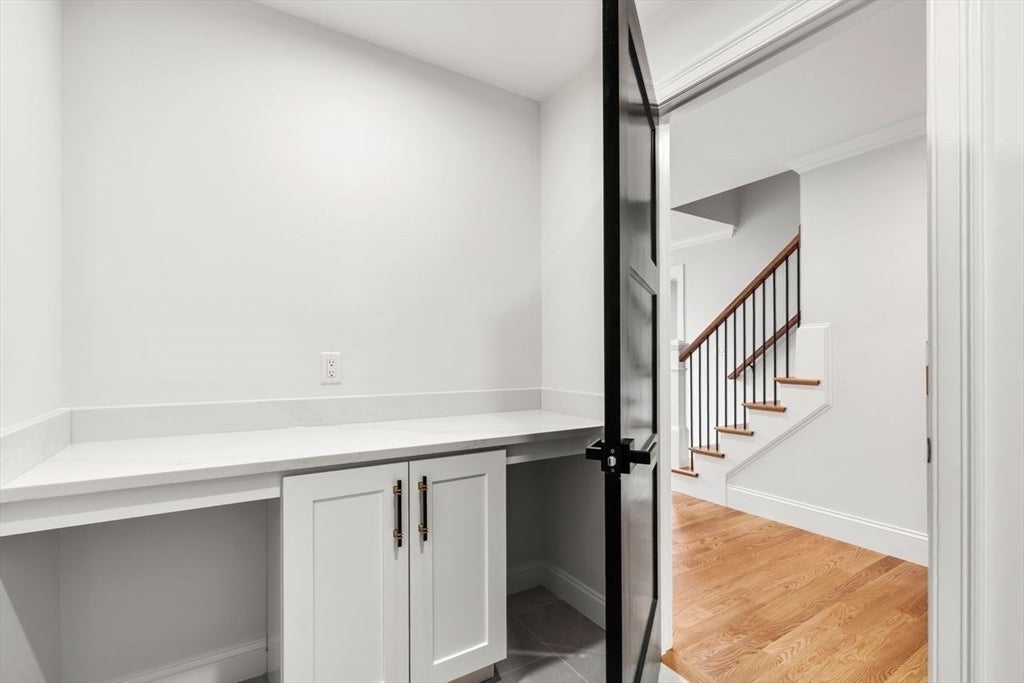 5 Four Acre Drive, Burlington, MA, 5 Four Acre Drive, Burlington, MA Photo #28