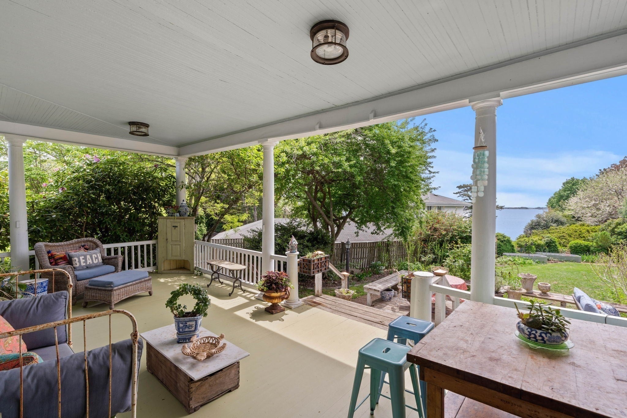 29 Galloupes Point Road