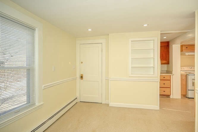 Framingham, Massachusetts 01702, United States, 2 Bedrooms Bedrooms, ,1 BathroomBathrooms,Residential,Active,79920