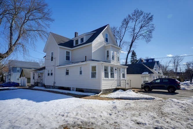 Framingham, Massachusetts 01702, United States, 2 Bedrooms Bedrooms, ,1 BathroomBathrooms,Residential,Active,79920