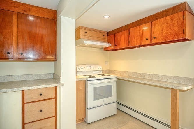 Framingham, Massachusetts 01702, United States, 2 Bedrooms Bedrooms, ,1 BathroomBathrooms,Residential,Active,79920