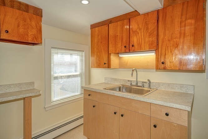 Framingham, Massachusetts 01702, United States, 2 Bedrooms Bedrooms, ,1 BathroomBathrooms,Residential,Active,79920