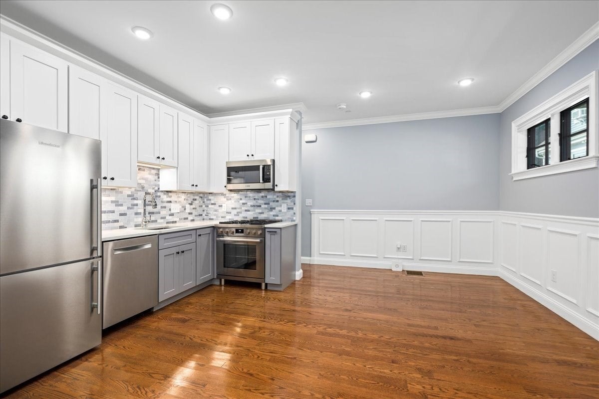 104 Beacon St