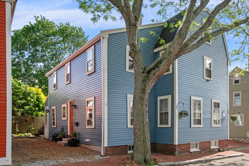 15 River St
