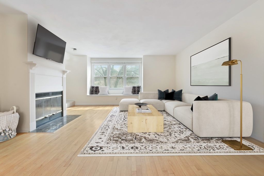 1045 Washington Street 2