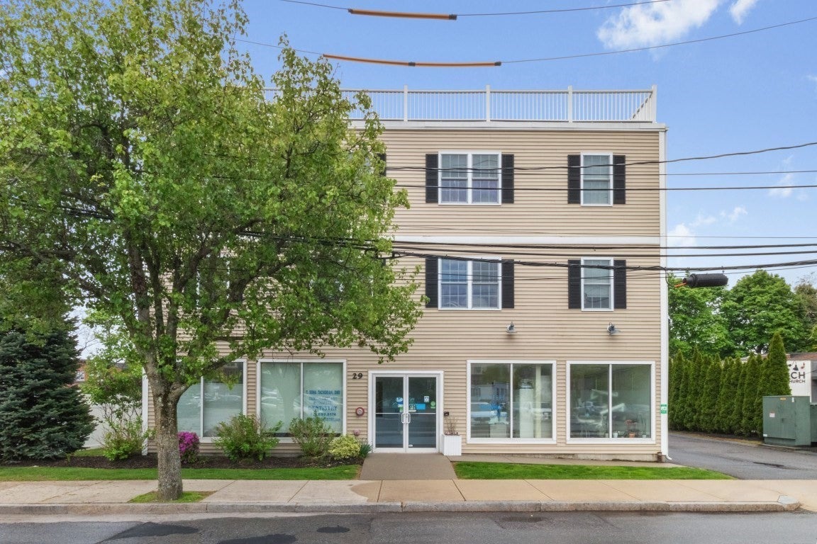 29 Spruce St 23, Waltham MA 02453
