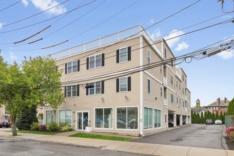 Photo of 29 Spruce St #23, Waltham, MA 02453 (MLS # 73519487)