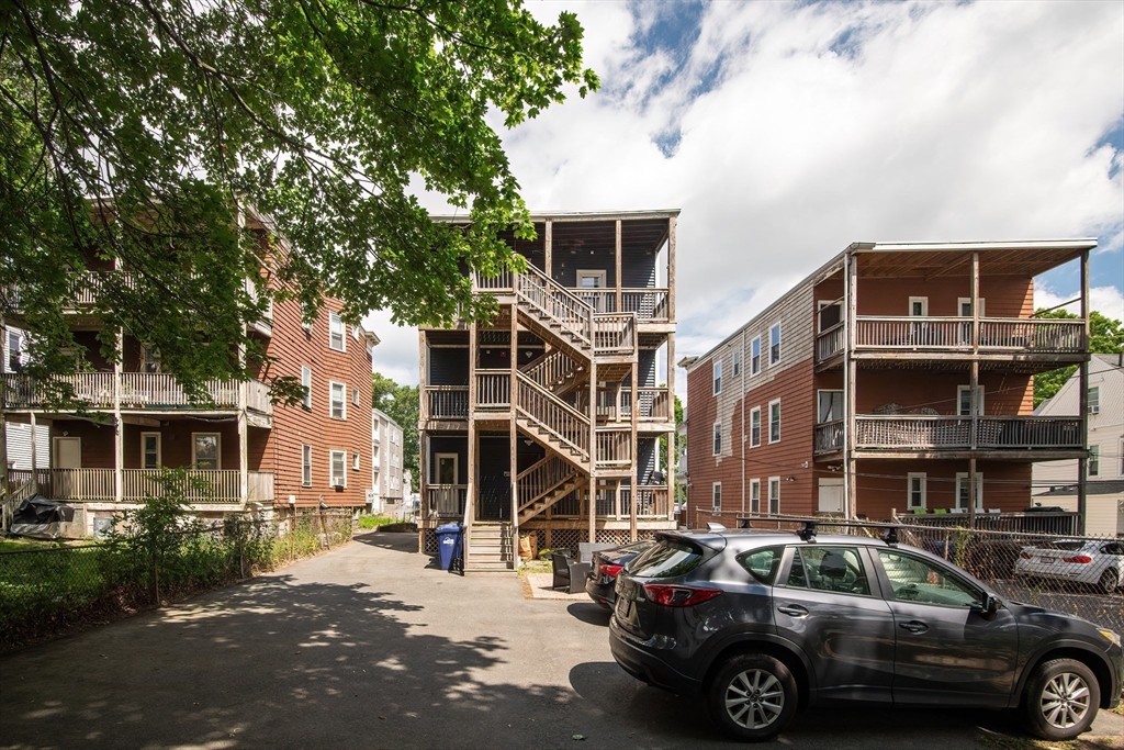80 Fuller St 1