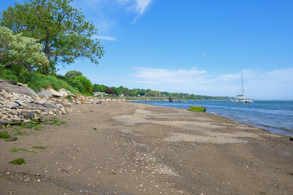 54 Oliver Hazard Perry Rd