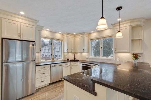 801 Sherwood Forest Ln 801 Saugus MA 01906