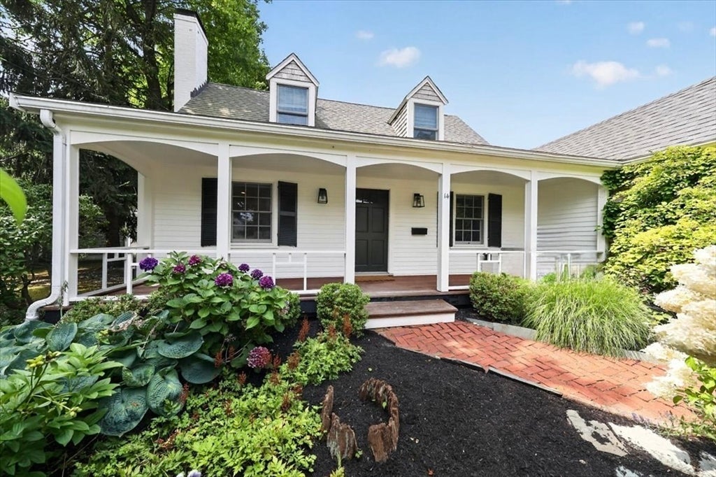 Photo of 14 Bradley Woods Dr, Hingham, MA