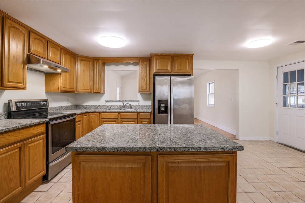 8 Leonard Dr