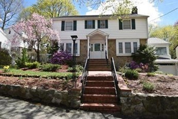 Photo of 10 Duxbury Rd, Newton, MA