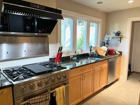 10 Duxbury Rd #10, Newton, MA, 10 Duxbury Rd #10, Newton, MA Photo #4