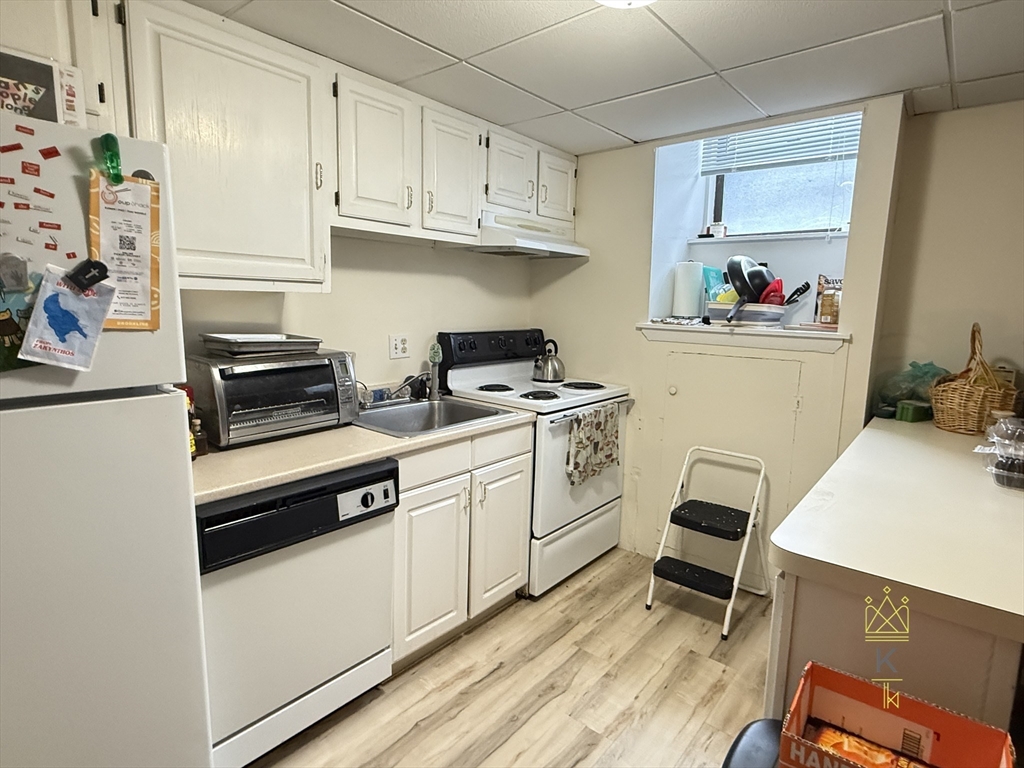 Click for 38 Park St #B12, Brookline, MA slideshow