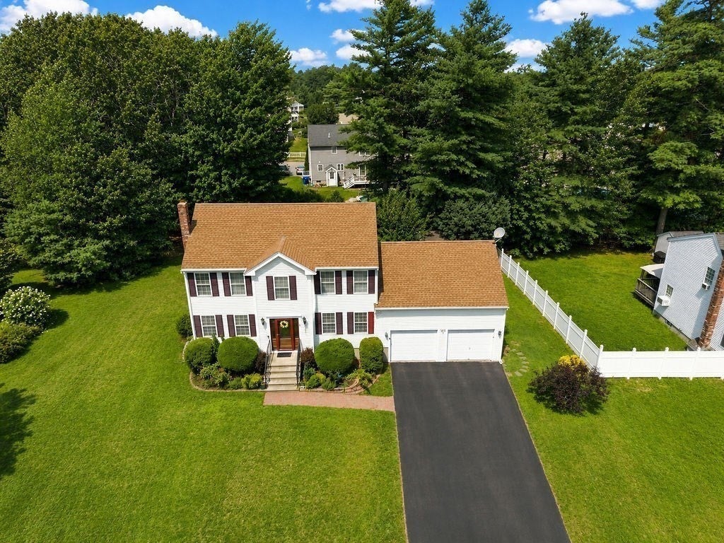 35 Meeshawn Ave