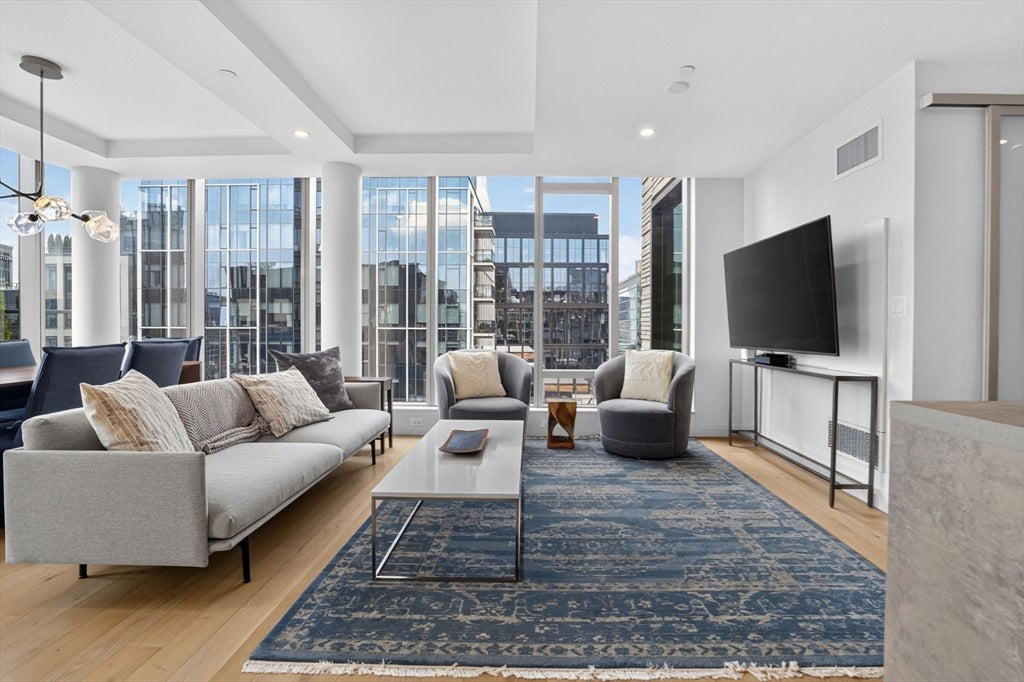 135 Seaport Blvd 2007