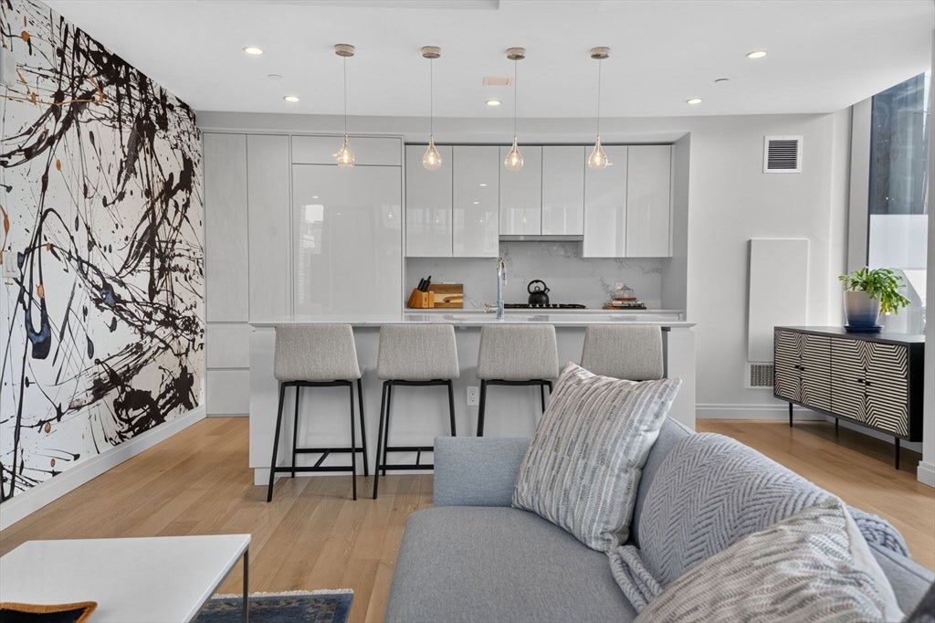 135 Seaport Blvd 2007
