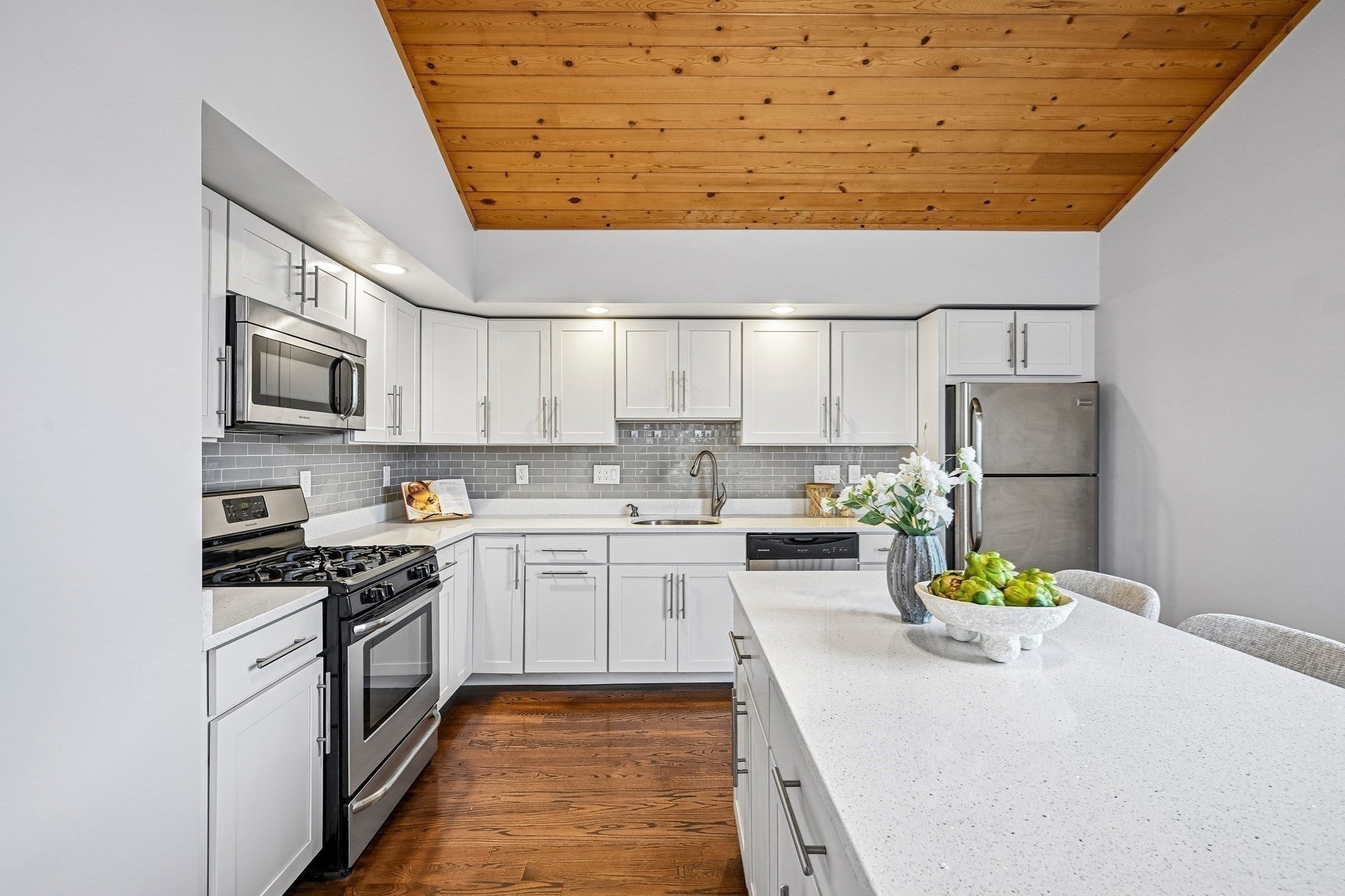 32 Farragut Ave #3, Somerville, MA Photo #14