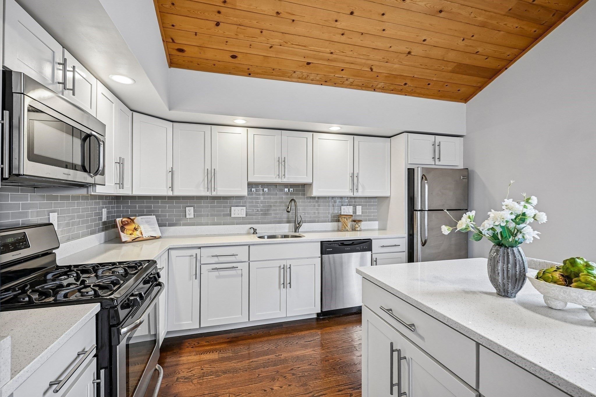 32 Farragut Ave #3, Somerville, MA Photo #15