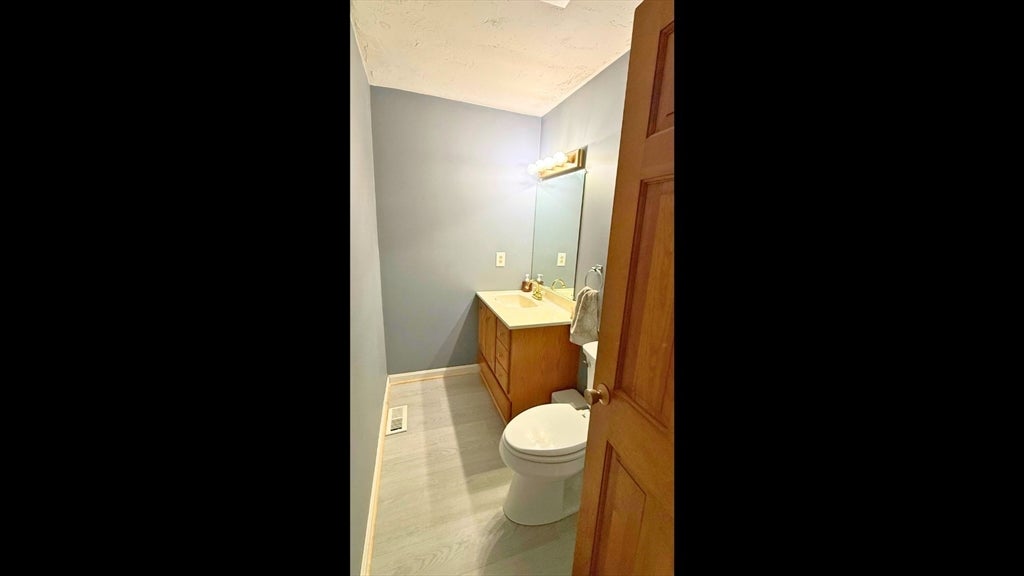 14 Indian Ridge Dr, Leominster, MA, 14 Indian Ridge Dr, Leominster, MA Photo #8