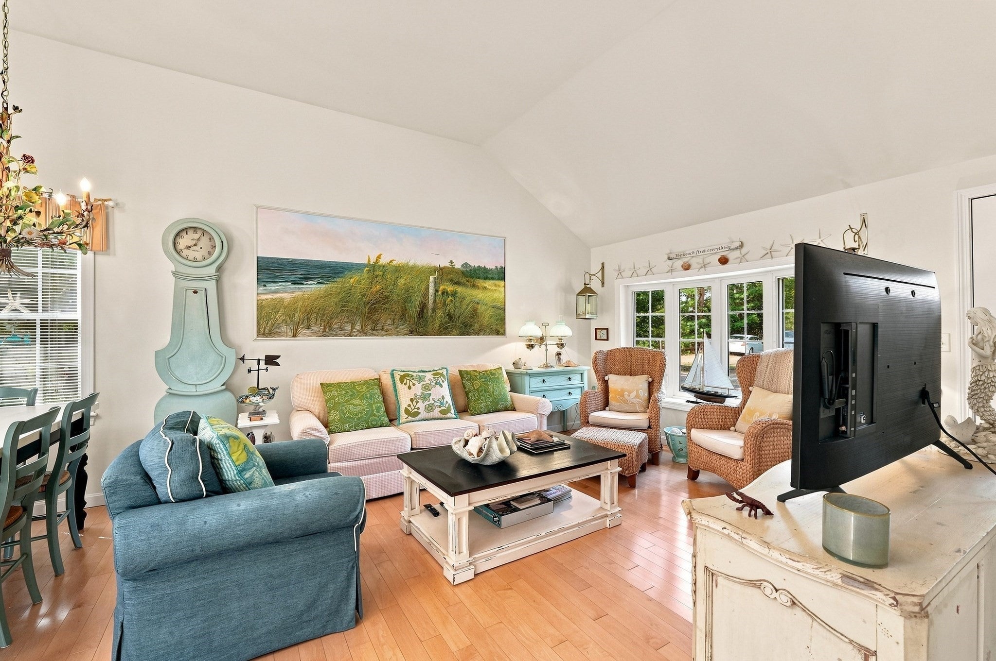 25 Sea Horse Road