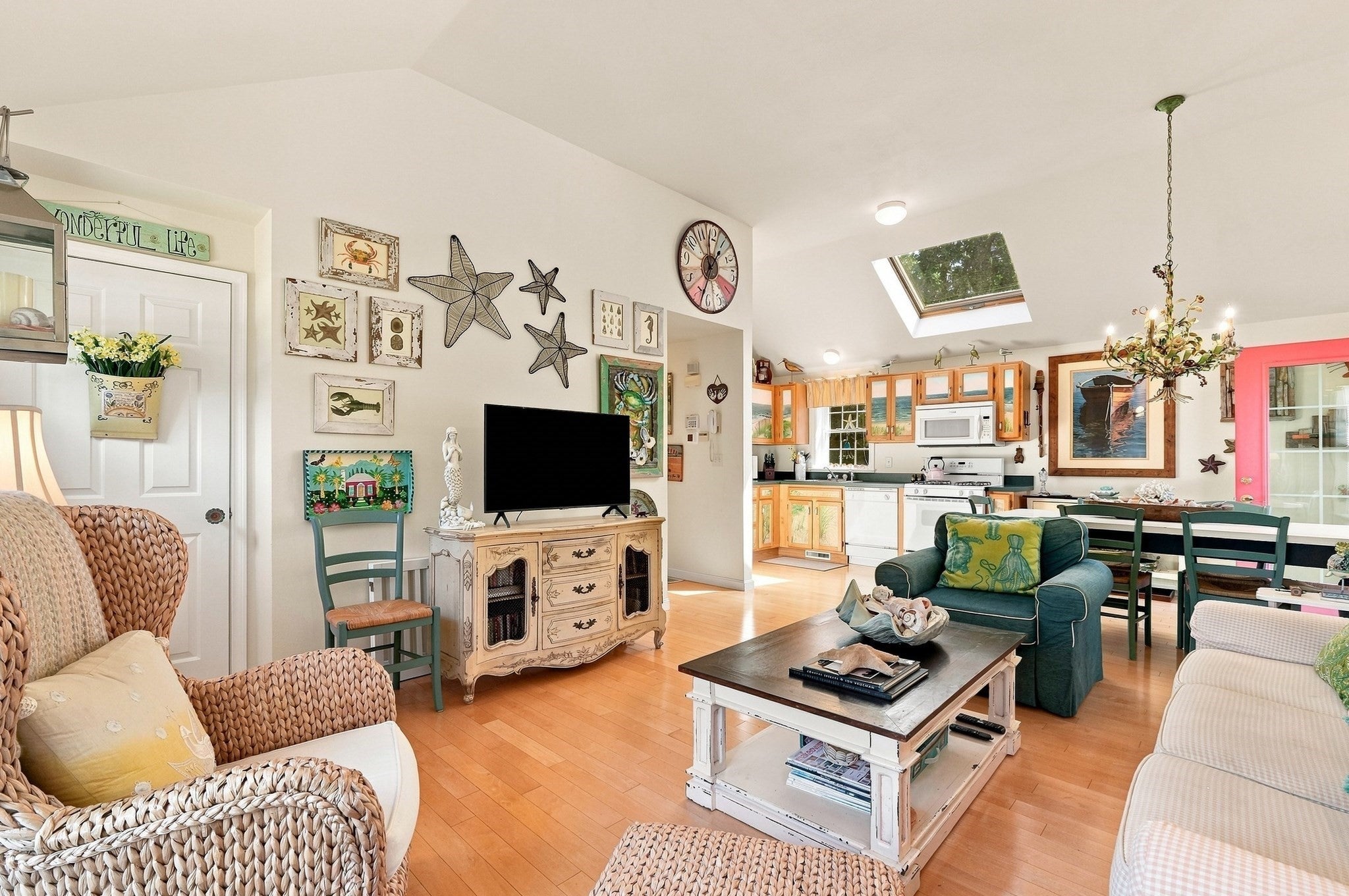 25 Sea Horse Road