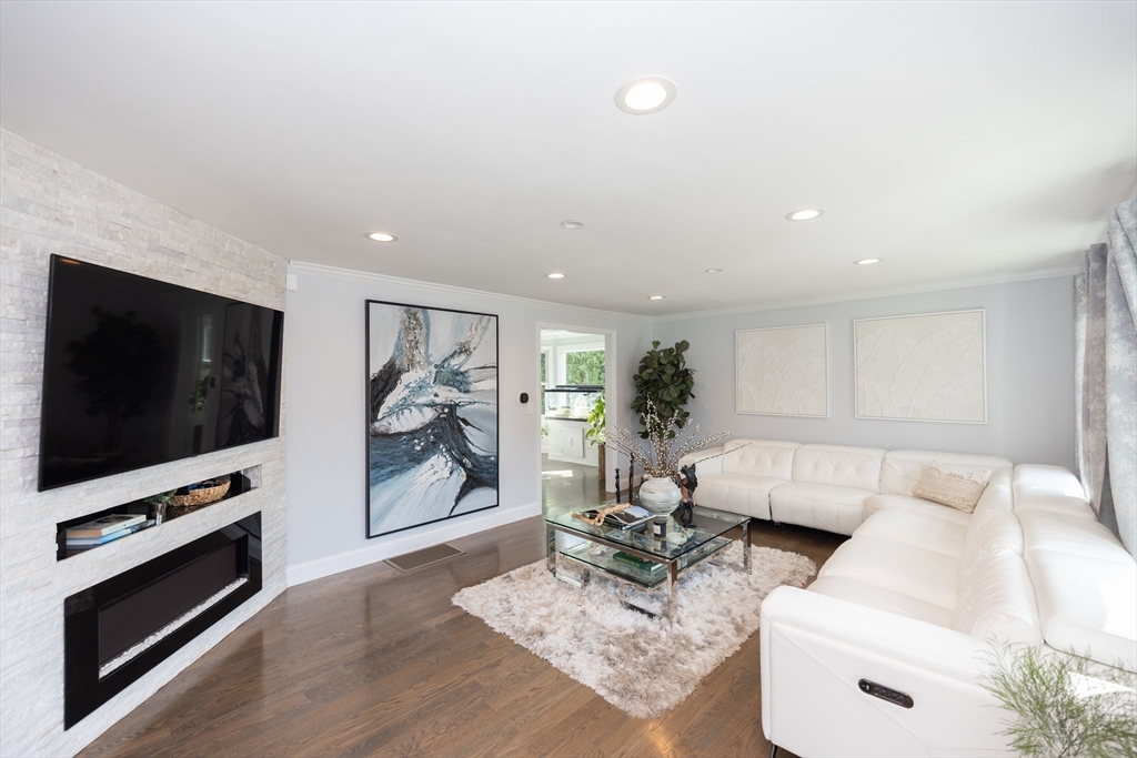12 Calvin Dr