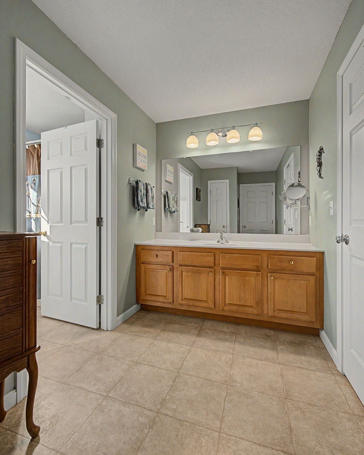211 East St #11, Easthampton, MA Photo #17